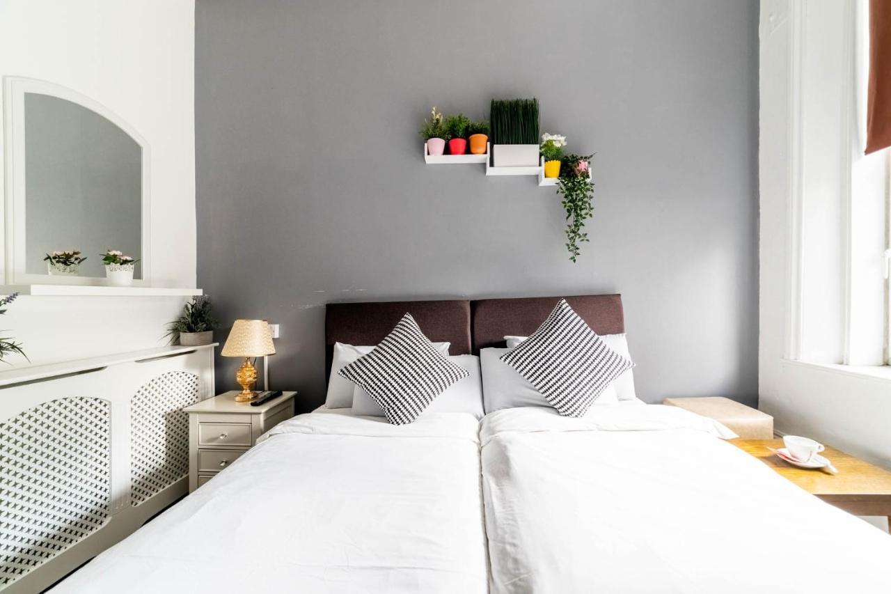 Book A Bed Hostels Лондон Экстерьер фото