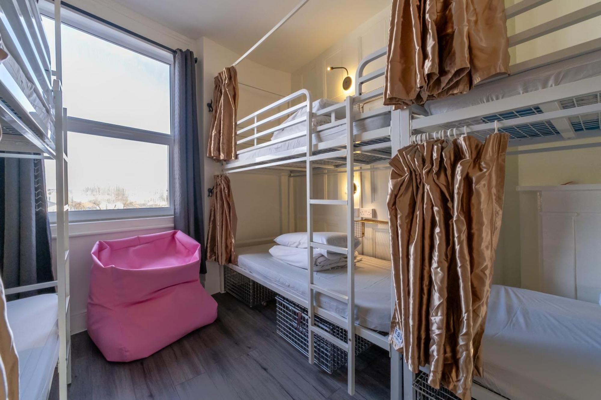 Book A Bed Hostels Лондон Экстерьер фото