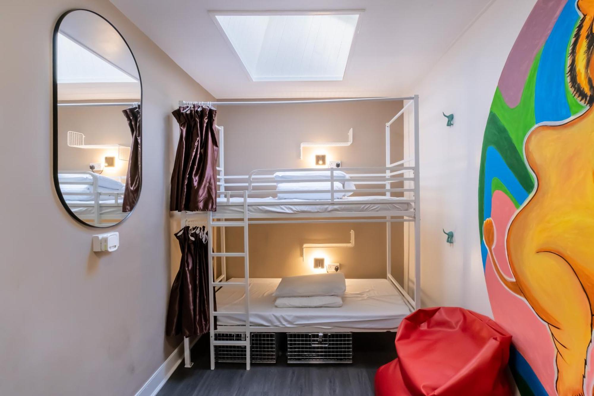 Book A Bed Hostels Лондон Экстерьер фото