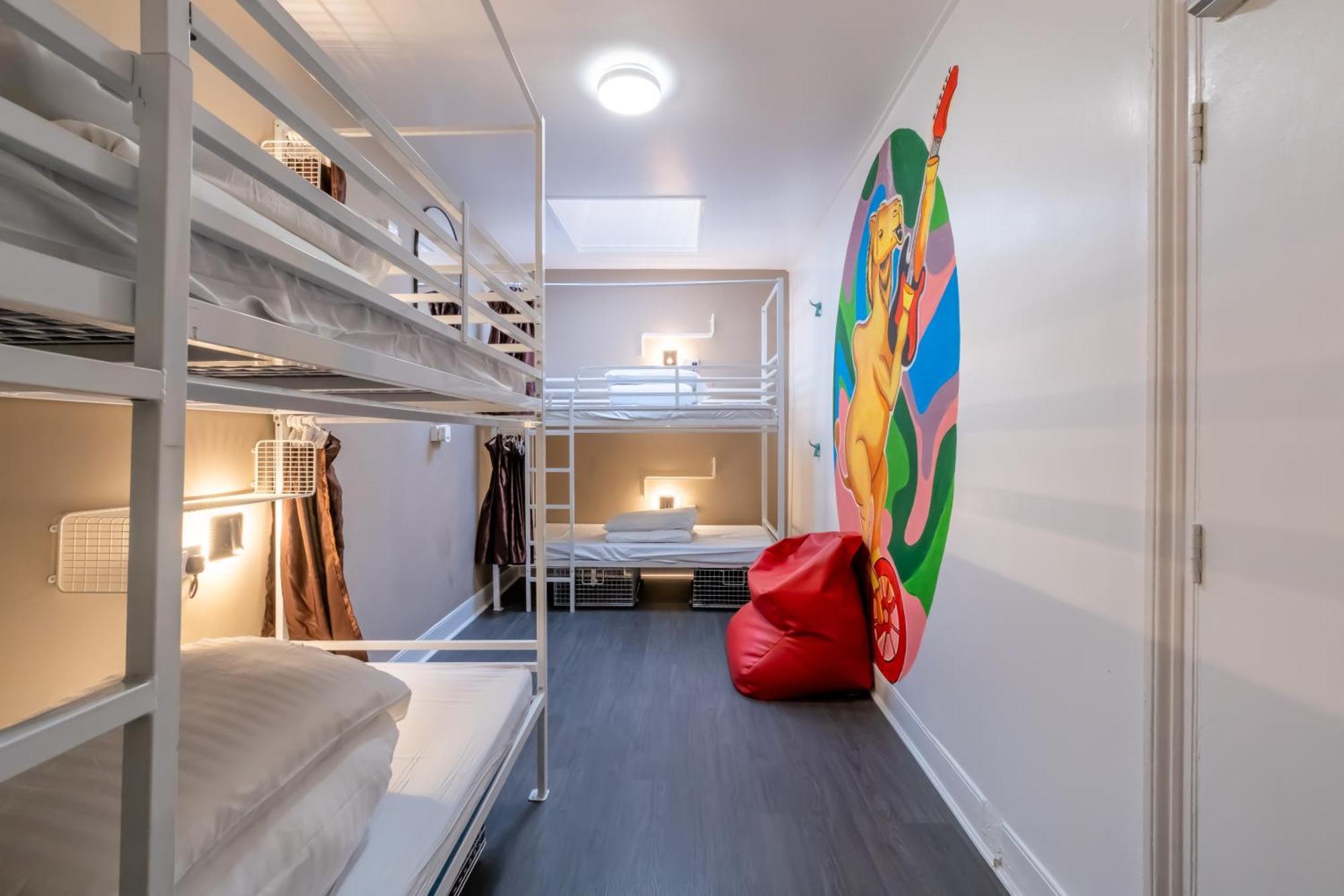 Book A Bed Hostels Лондон Экстерьер фото