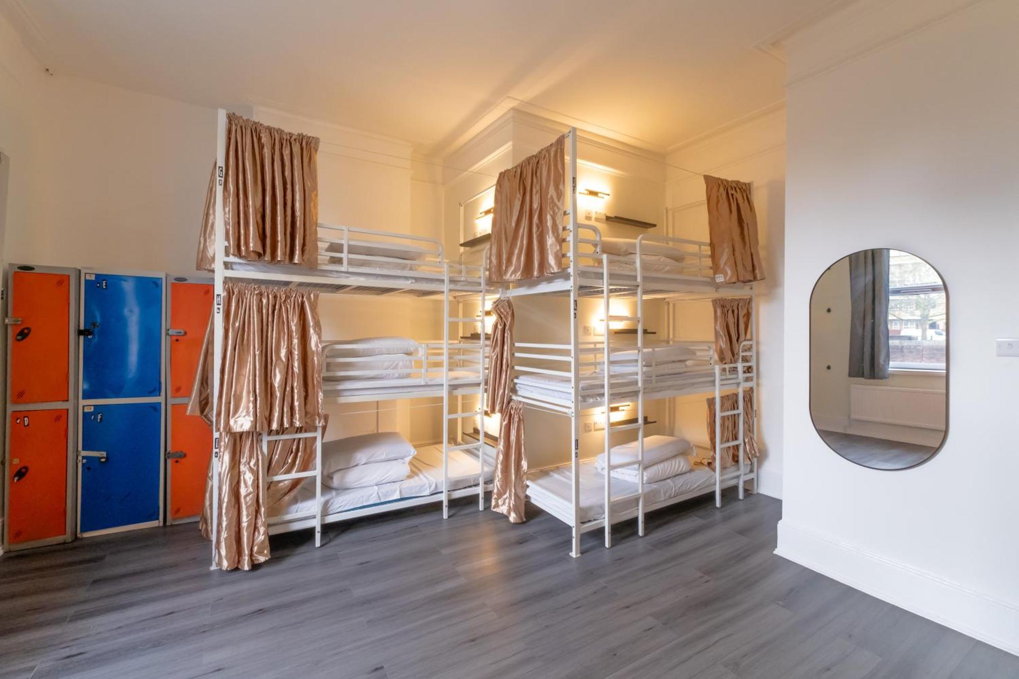 Book A Bed Hostels Лондон Экстерьер фото