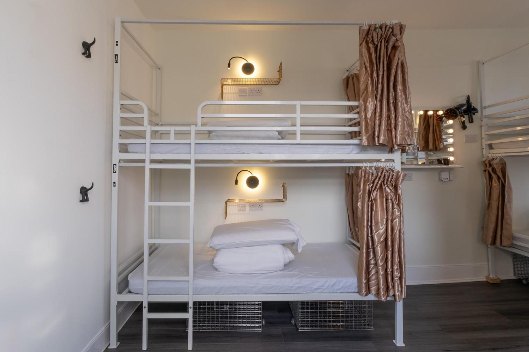 Book A Bed Hostels Лондон Экстерьер фото